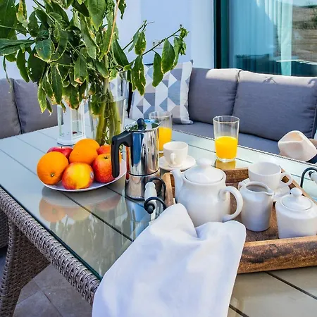 Hébergement de vacances Casa Evelyn Piscina Climatizada *