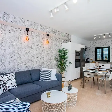 בית נופש Casa Evelyn Piscina Climatizada פלאיה בלנקה